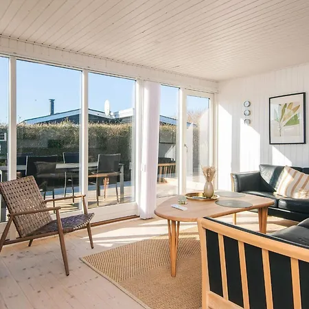 Renovated House - By Traum Дом отдыха *