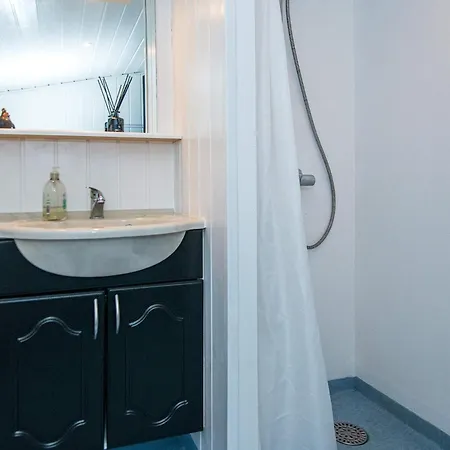 Дом отдыха Renovated House - By Traum *