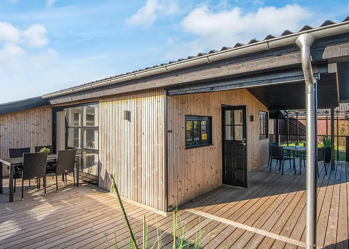 Dom wakacyjny Renovated House - By Traum *