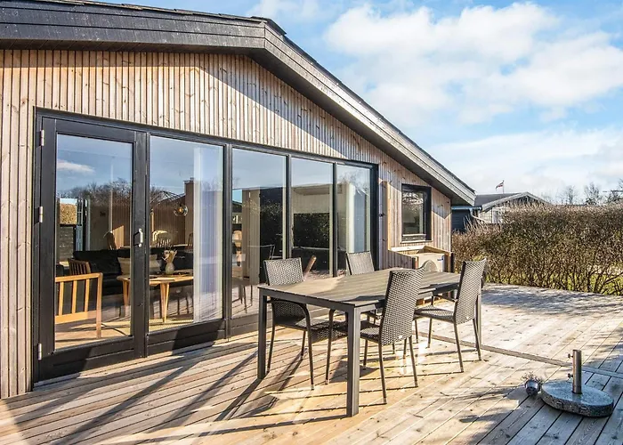 Dom wakacyjny Renovated House - By Traum *